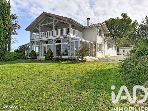 Propriété 7 pièces 389 m²