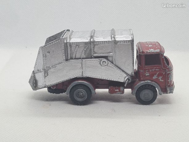 Magnifique Camion Poubelle Berliet FJ France – Échelle 1:43 – Occasion
