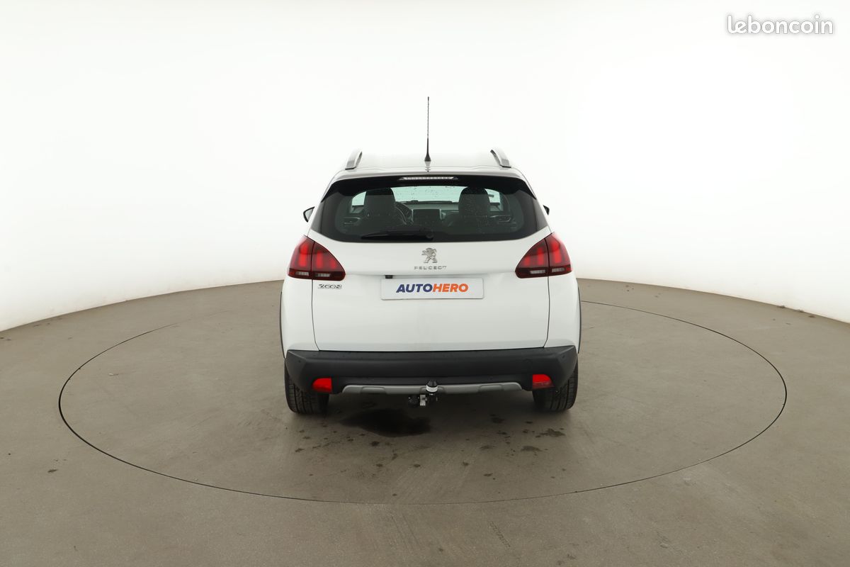 Peugeot 2008 1.2 PureTech Allure 110 ch (image 12)