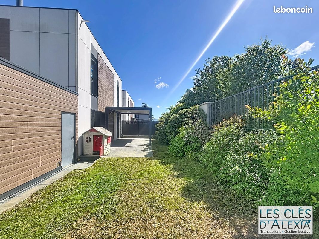 Maison 4 pièces 94 m² · à Beauvallon · 94 m² · 360 000 €