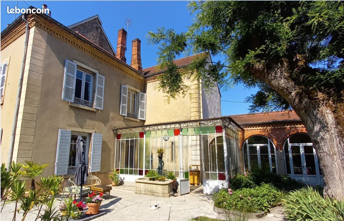 Maison 9 pièces 200 m² · à Crémieu · 200 m² · 499 000 €