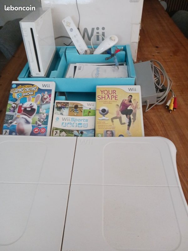 Titre : Pack Nintendo Wii Blanche avec Balance Board + 3 Jeux (En boîte (image 2)