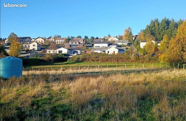 Terrain 2 093 m² Tence 43190 · 20 000 €