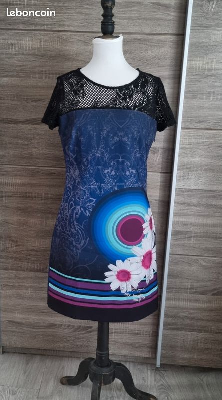 Robe Desigual Taille 40 - Couleur Rose, Occasion Très Bon état, Peu Portée