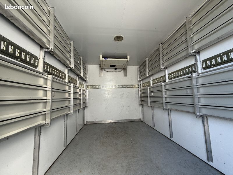 Ford TRANSIT KOMBI 300C 2.2 TDCI 85CH (Camion Frigorifique) (image 10)