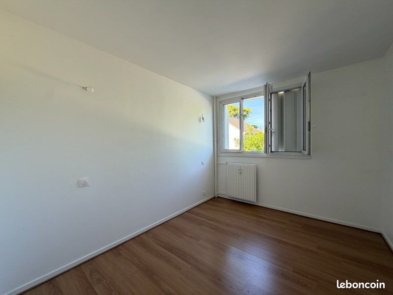 Appartement 1 pièce 18 m² · à Neuilly-sur-Seine · 18 m² · 250 €/mois