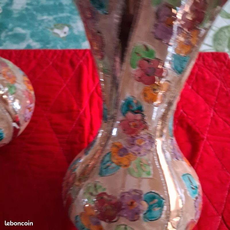 Paire de vases vintage Vallauris – Céramique florale & dorures (20 cm) années 50 (image 9)