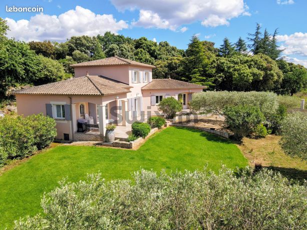 Propriété 4 pièces 142 m²