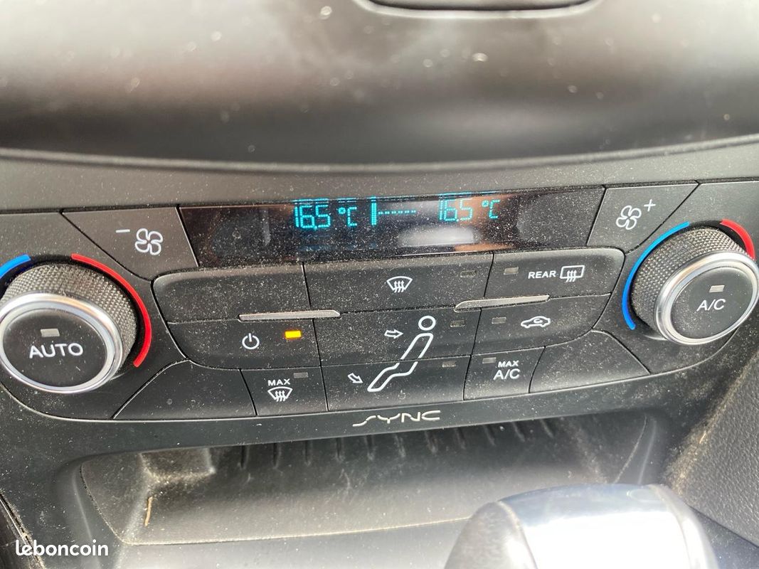 FORD FOCUS 1.5 ecoboost 182 titanium (image 22)