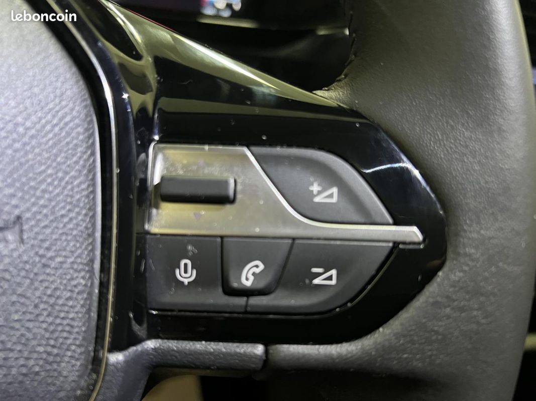 PEUGEOT 308 1.2i PureTech 12V S&S - 130 III 2021 BERLINE Allure PHASE 1 (image 17)