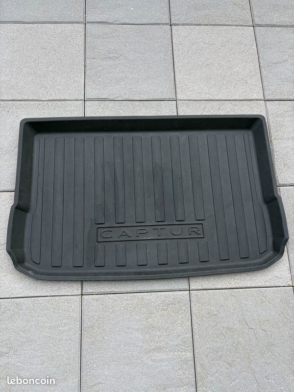 OMAC Tapis de coffre de voiture tous temps - Compatible avec Renault Captur II 2019-2022 - Bas - Ajustement 3D - Bord haut - En caoutchouc - Pour toutes les conditions - Noir TPE