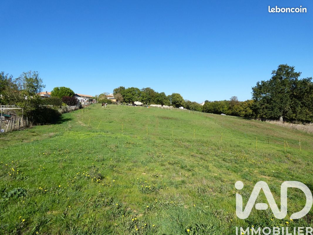 Terrain 3408 m² · à Auchay-sur-Vendée · 3 408 m² · 55 000 €