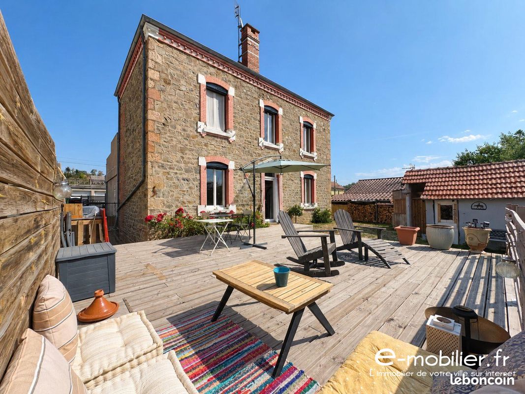 Maison 4 pièces 101 m² · à Régny · 101 m² · 242 000 €