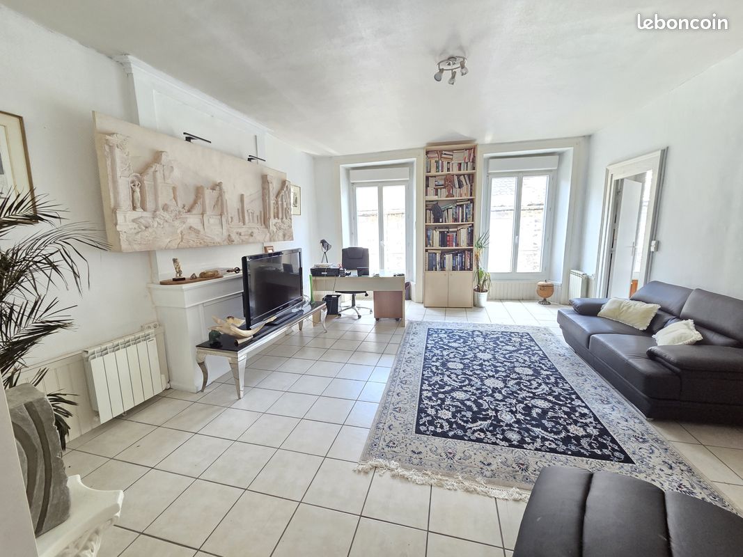 Appartement 2 pièces 64 m² · à Mauriac · 64 m² · 54 500 €