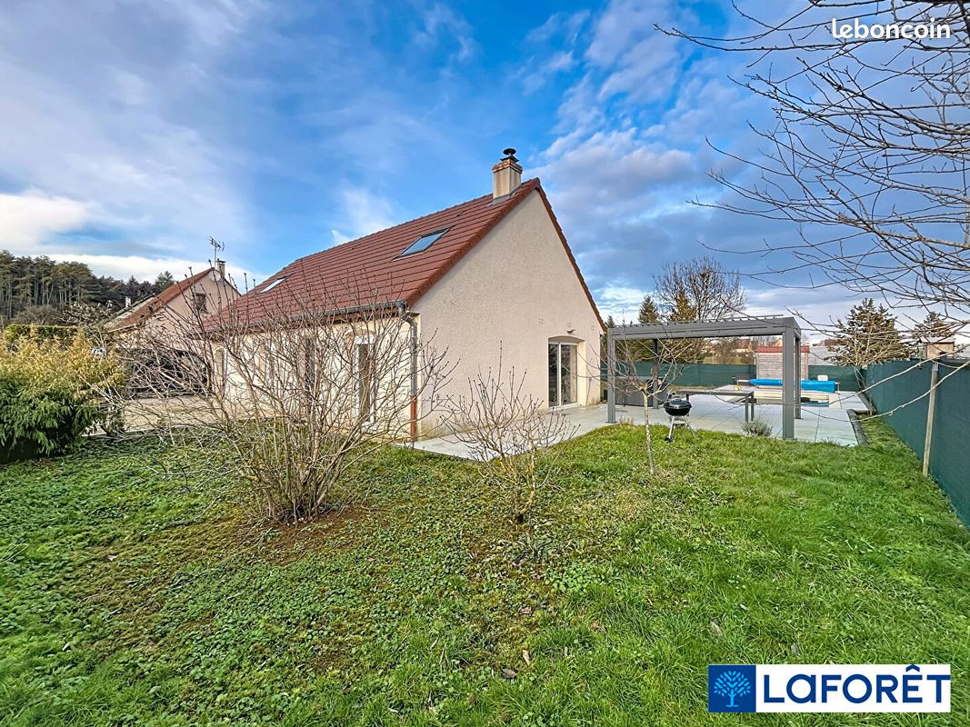 Maison 10 pièces 145 m² · à Selongey · 145 m² · 255 000 €
