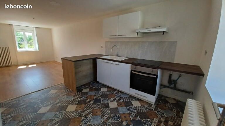 Appartement 3 pièces 50 m² · à Saint-Junien · 50 m² · 670 €