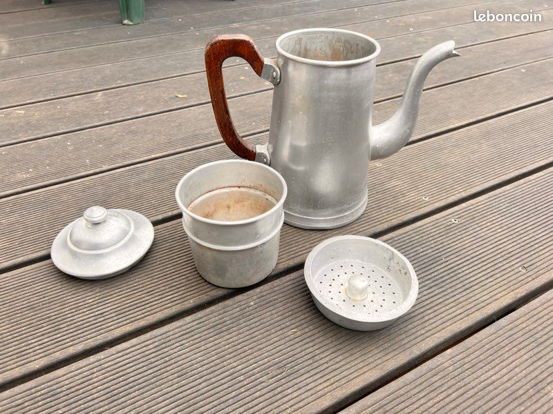 ANCIENNE CAFETIÈRE EN aluminium en BE EUR 15,00 - FR