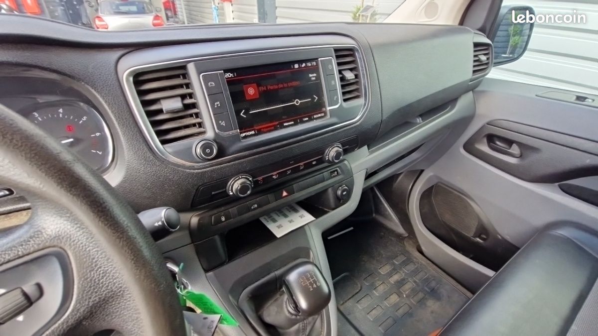 Citroën Jumpy FOURGON m bluehdi 120 ss bvm6 driver (image 18)