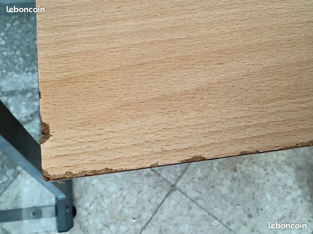 Jolie table basse en bois avec roulettes (image 6)