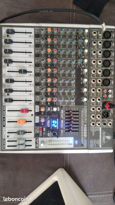 Table de mixage Behringer XENYX X1222USB (image 2)