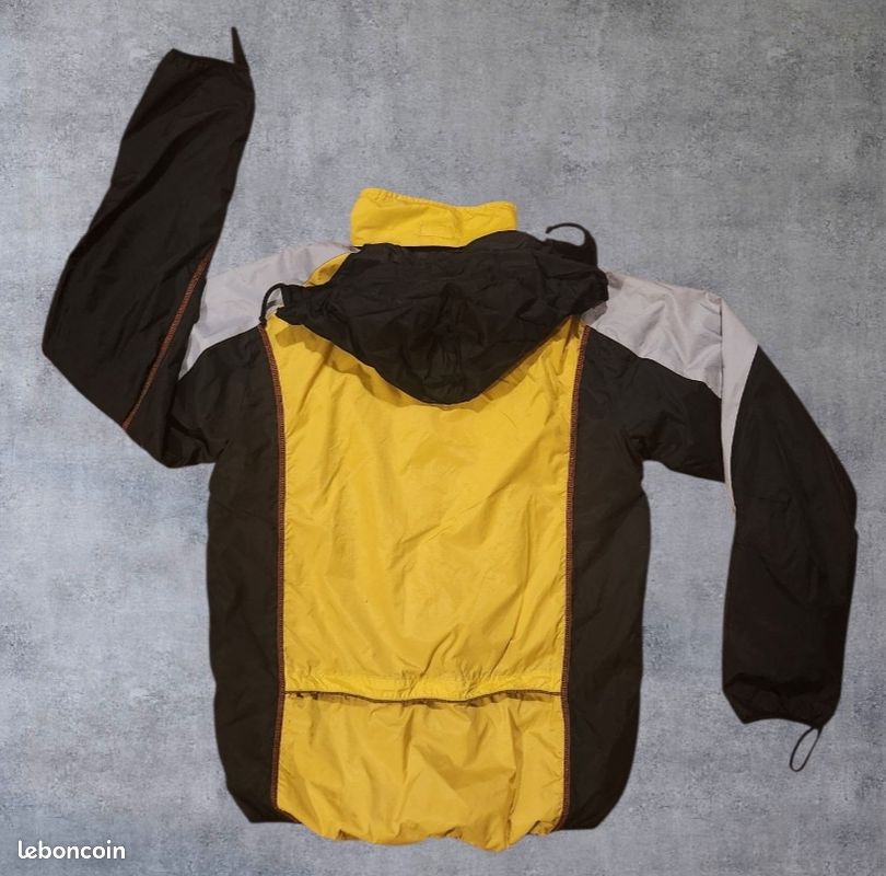 Veste coupe-vent taille M fila Vêtements