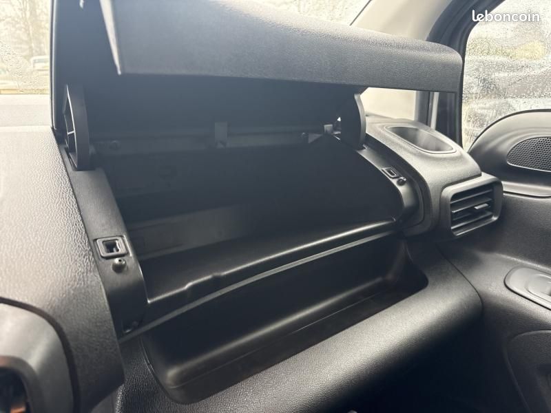 Citroen Berlingo Van M 650kg BlueHDi 100 Cabine Extenso 3 places Pack Driver Connect / GALLERIE / 12 (image 19)