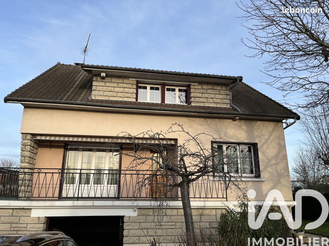 Maison 8 pièces 153 m² · à Le Thillay · 153 m² · 478 000 €