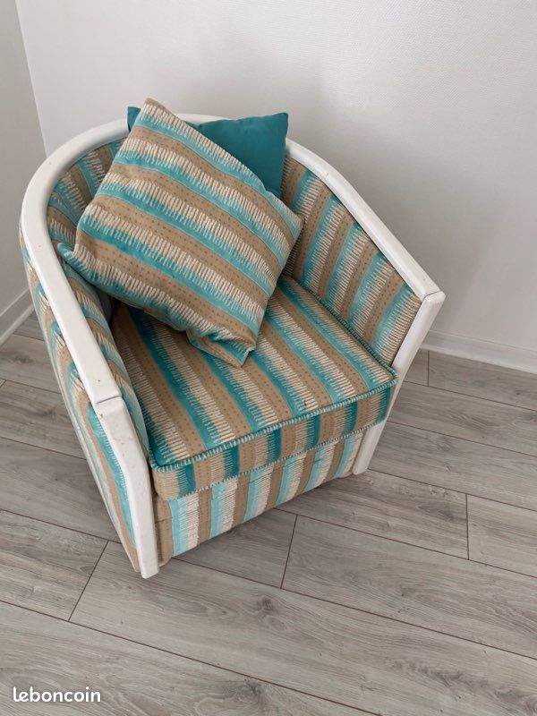 Fauteuil en tissu (image 3)