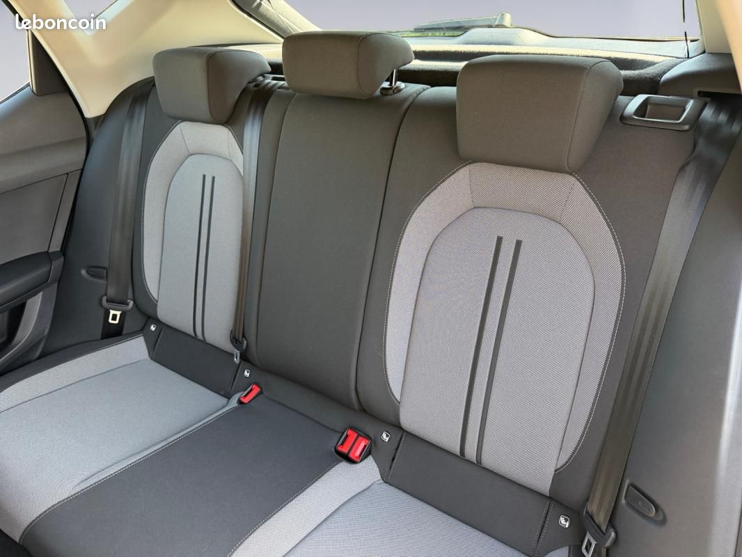 Seat Leon IV 1.5 ETSI HYBRID 115 BUSINESS DSG7 (image 13)