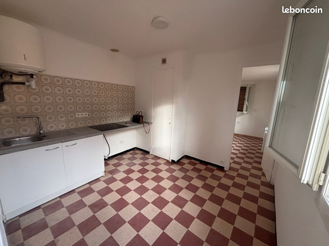 Appartement 1 pièce 23 m² · à Fréjus · 23 m² · 480 €/mois