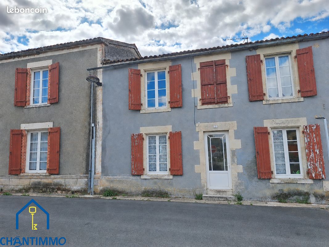 Maison 5 pièces 131 m² · à Saint-Cyr-des-Gâts · 131 m² · 69 875 €