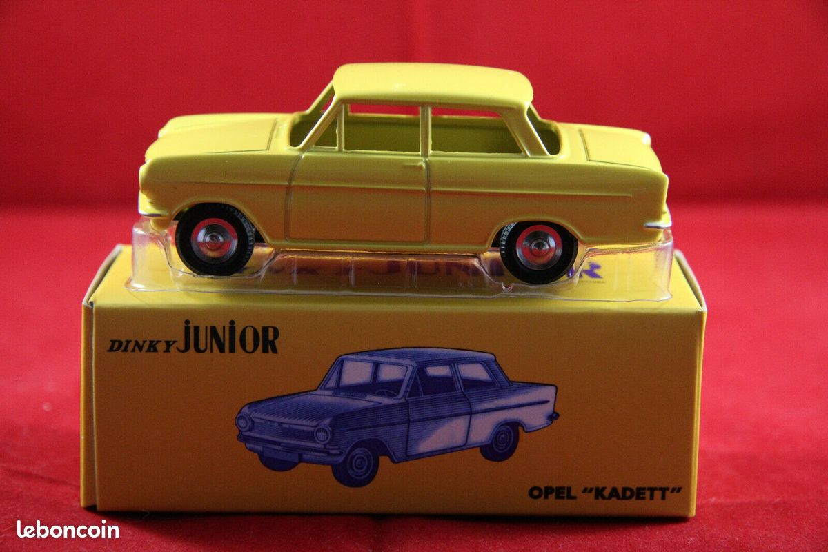 Dinky toys - Opel Kadett, couleur bleu ciel - neuf en boite (décolorée