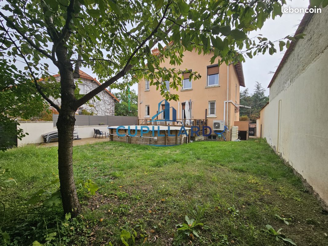 Maison 6 pièces 172 m² · à Riorges · 172 m² · 259 000 €