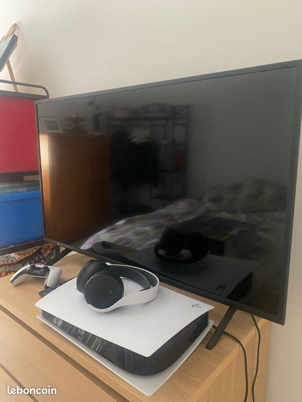 PS5 Digital + Manette + Casque (image 2)