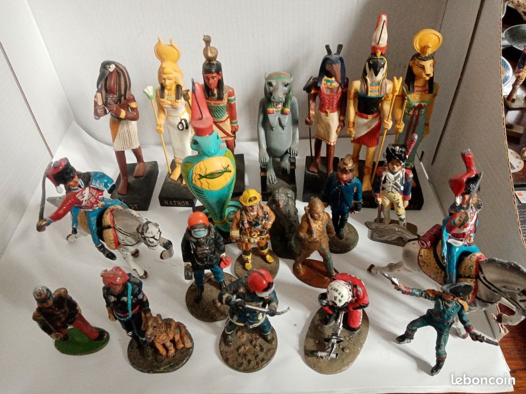 ANCIEN SOLDAT LOT de 22 Soldats Armée Militaire Métal Alu ? Zamac