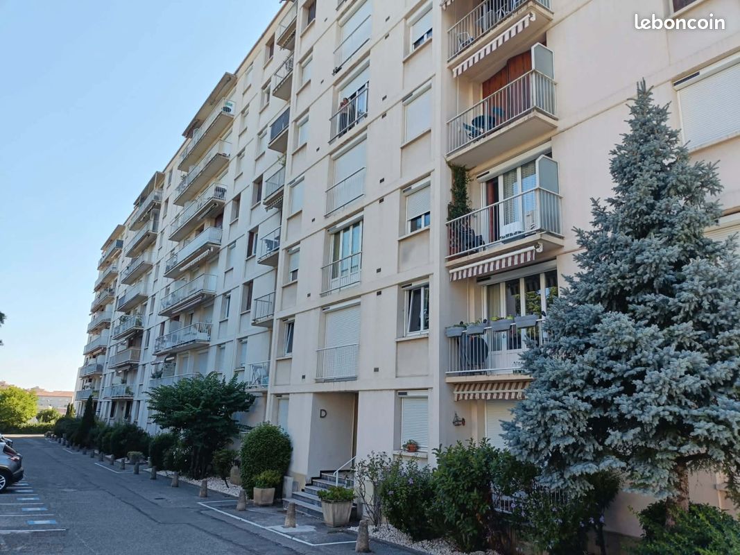 Appartement 5 pièces 61 m² · à Romans-sur-Isère · 61 m² · 126 000 €
