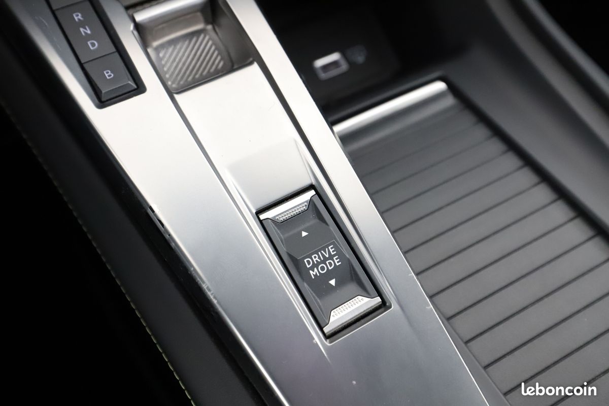 Peugeot 408 1.6 PHEV First Edition e-EAT8 225 ch (image 27)