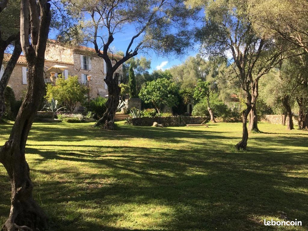 Appartement 5 pièces 167 m² · à Roquefort-les-Pins · 167 m² · 895 000 €