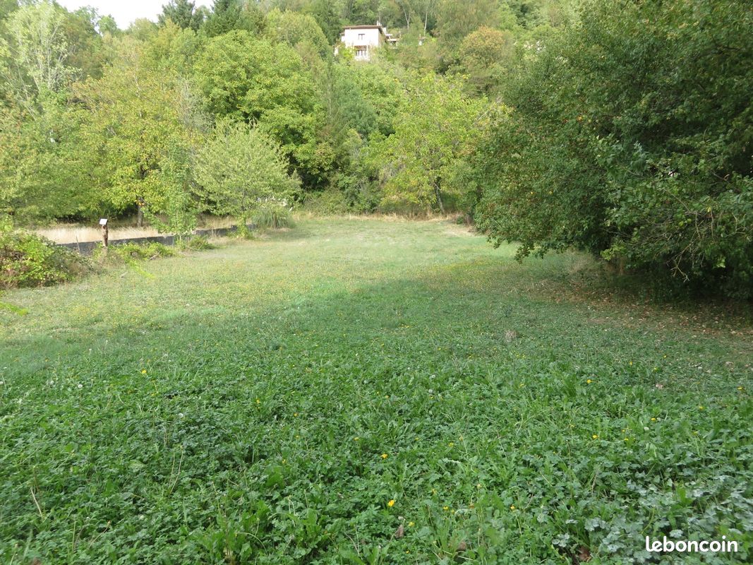 Terrain 670 m² · à Ambérieu-en-Bugey · 75 000 €