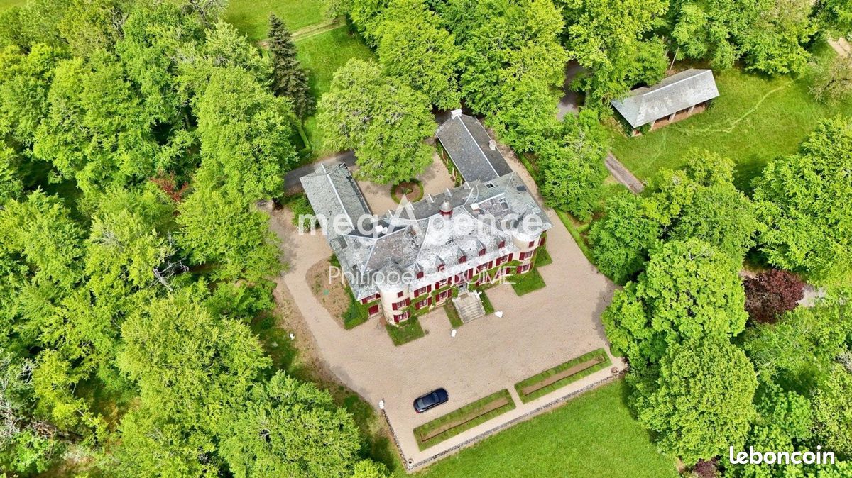 Maison 25 pièces 706 m² · à Saint-Pierre-de-Trivisy · 706 m² · 890 000 €