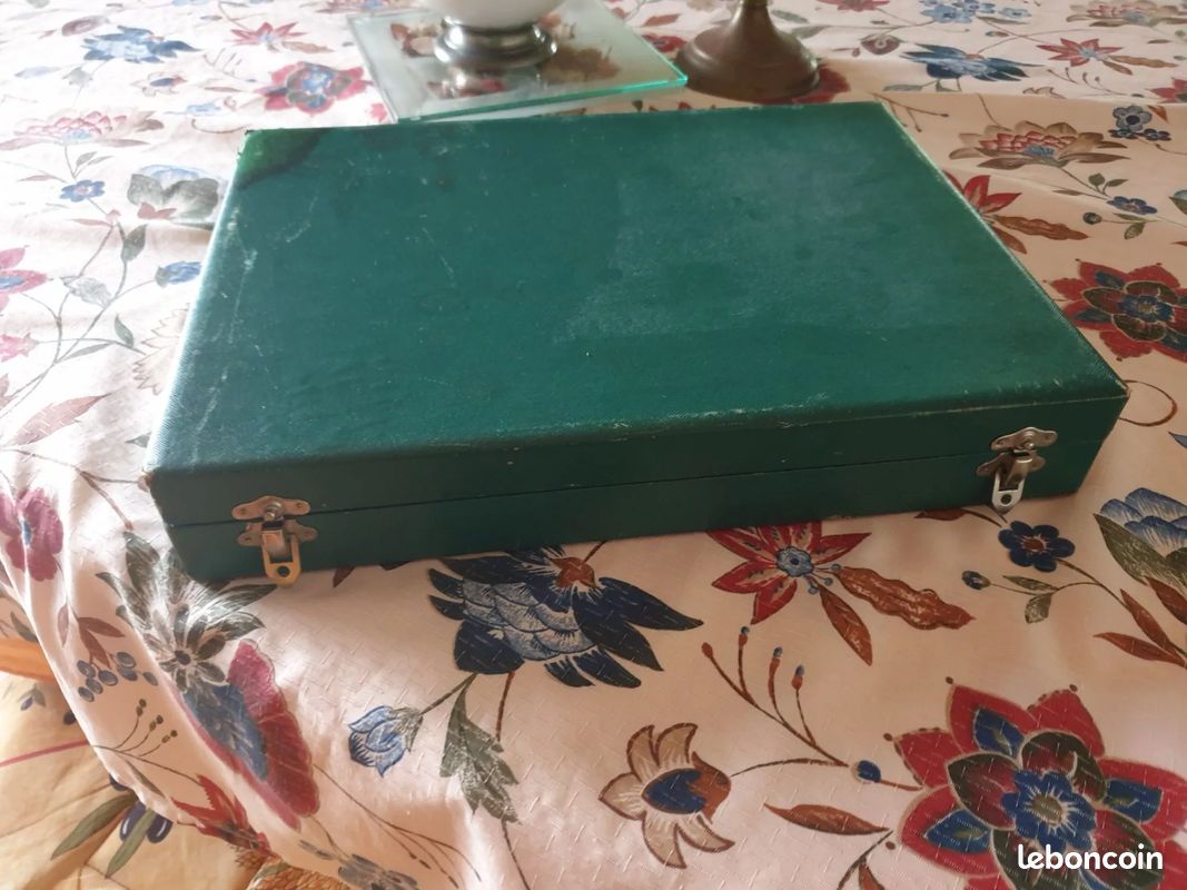 Ménagère Christofle complète modèle Villeroy 37 pièces en métal argenté poinçonné (image 4)