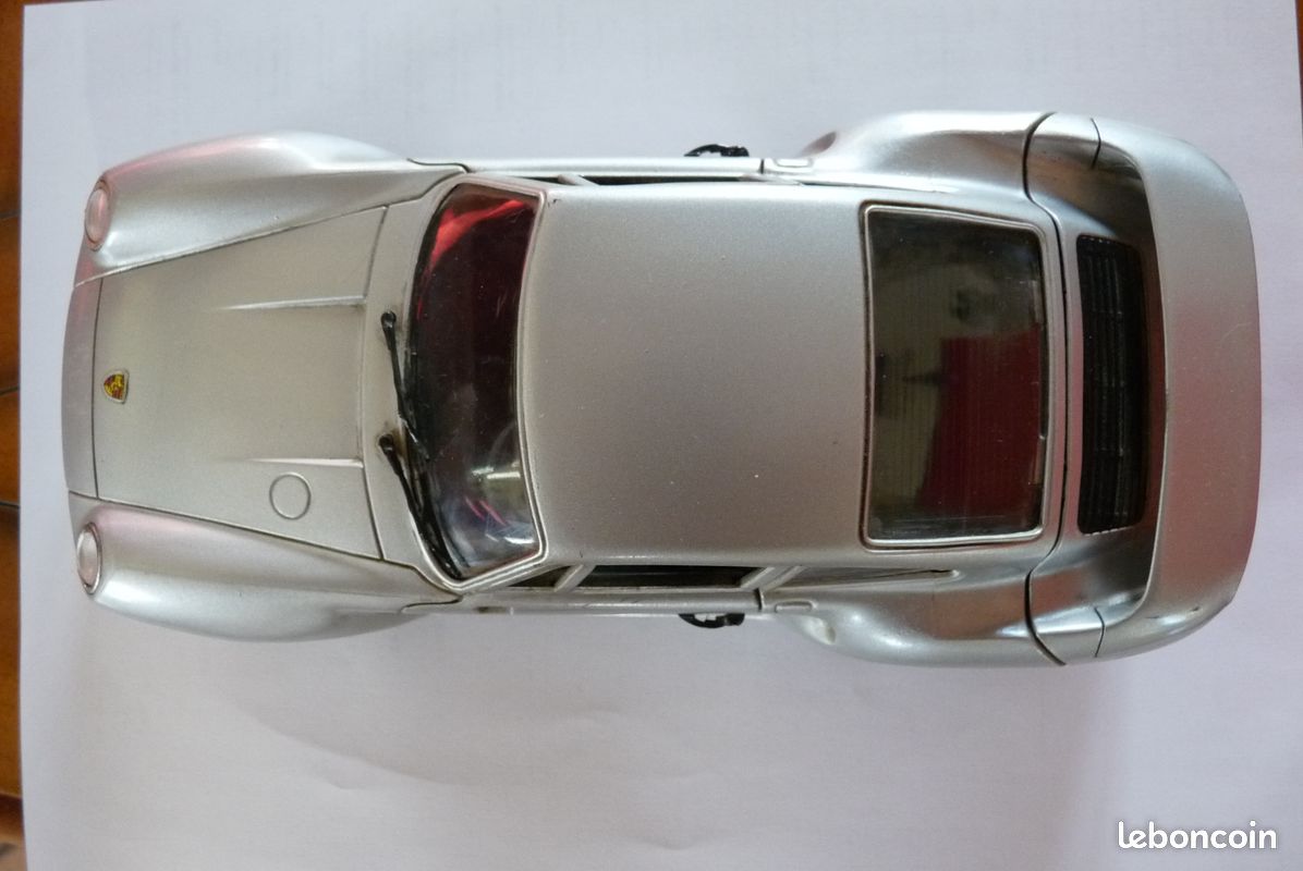 PORSCHE 959 Rouge NZG 1:43 de reference
