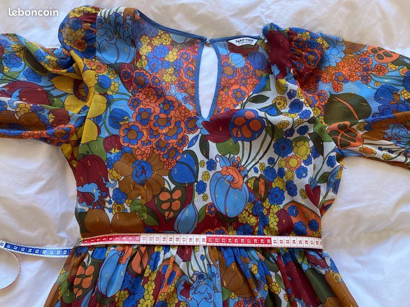 📀 Robe courte manches longues effet soie imprimée années 70