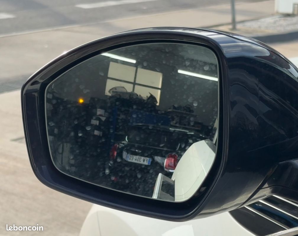 LAND ROVER RANGE ROVER EVOQUE II 1.5 P300E PHEV 4WD R-DYNAMIC HSE BVA8 + TOIT PANO + ATTELAGE + MERIDIAn (image 21)