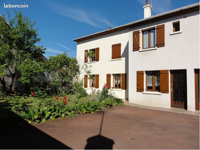 Appartement 3 pièces 44 m² · à Le Creusot · 44 m² · 450 €