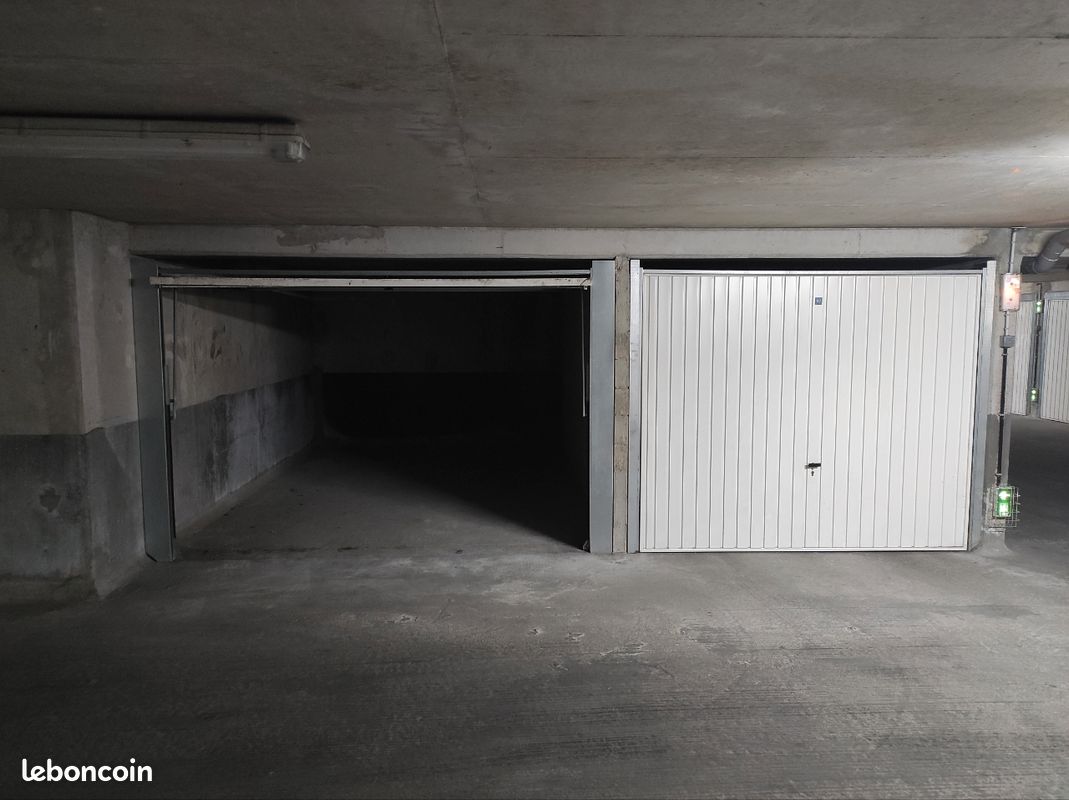 Grand box gare Lagny Thorigny · à Pomponne · 27 000 €