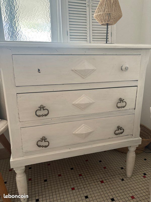 Commode (image 2)
