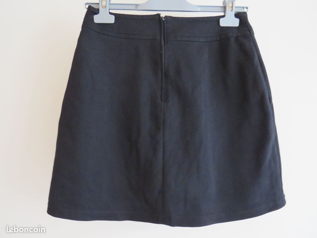 Jupe Neuve Tendance Les Copains - Taille EU 40 / US 6, Couleur Noire, Plissée, Longueur Sous Le Genou