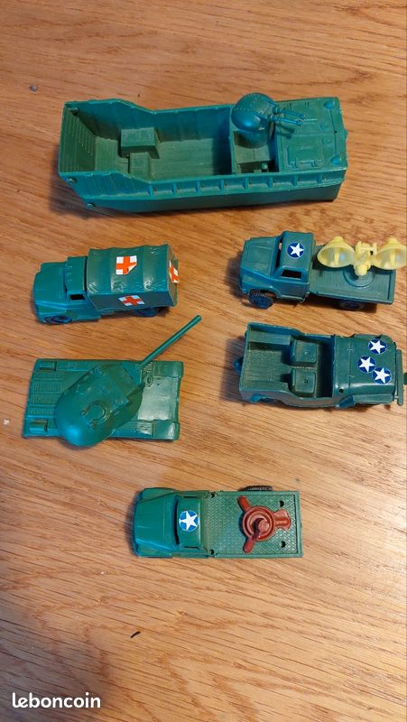 6 véhicules militaires. Années 90 (image 1)