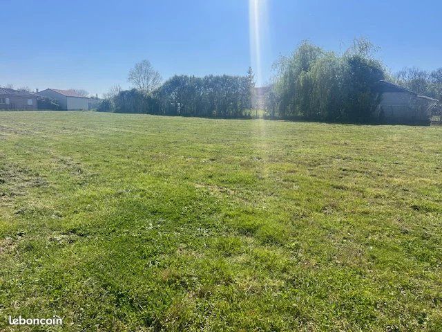 Terrain 2485 m² · à Gimont · 2 485 m² · 65 000 €